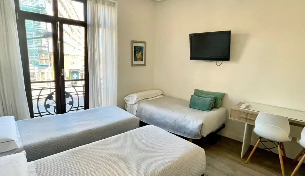 hostal en Valencia cerca de la playa